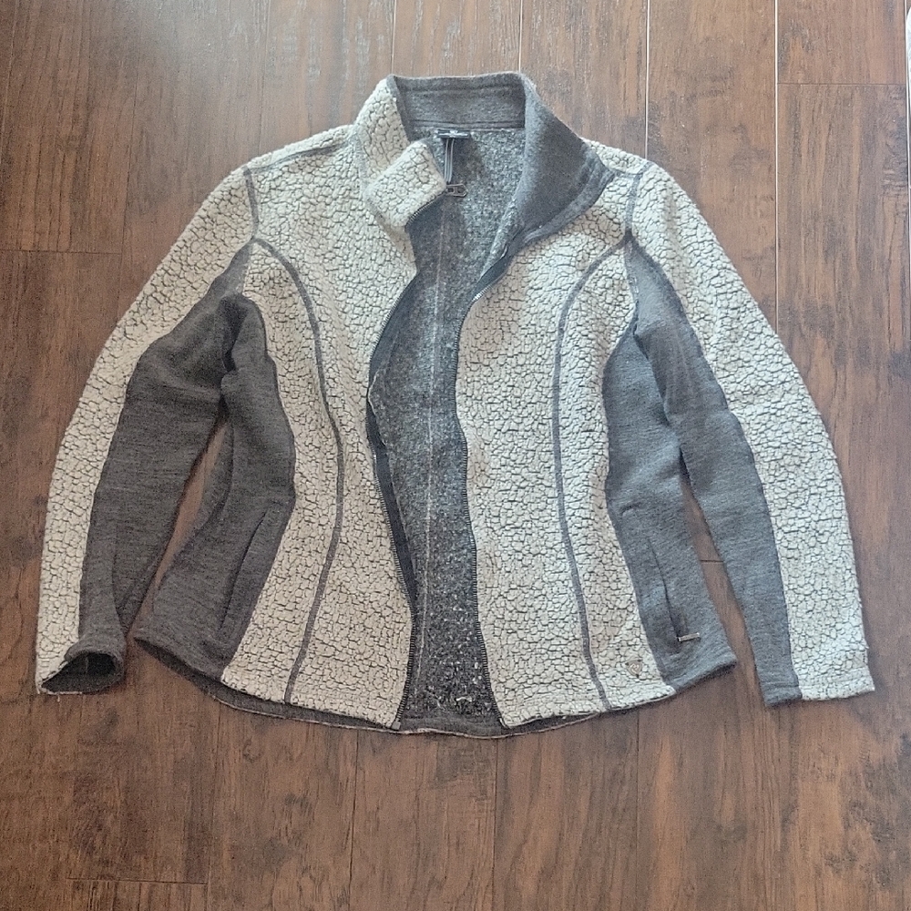 Women’s Two-Tone Gray Sherpa Zip Jacket